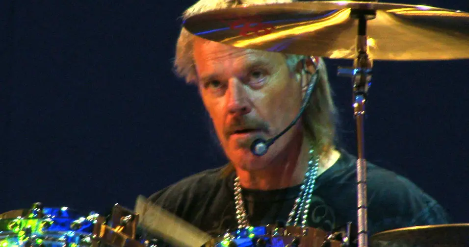 Morre Frank Beard, baterista do ZZ Top, aos 77 anos