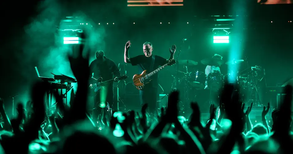 New Order anuncia show extra em São Paulo após esgotar primeira data