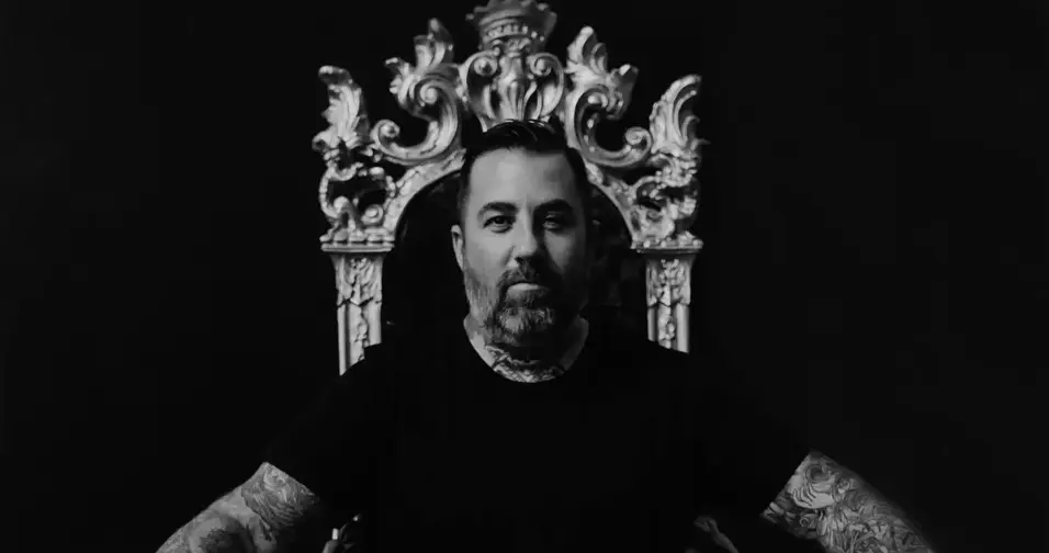 Morre Mike Milford, vocalista do Scars of Tomorrow